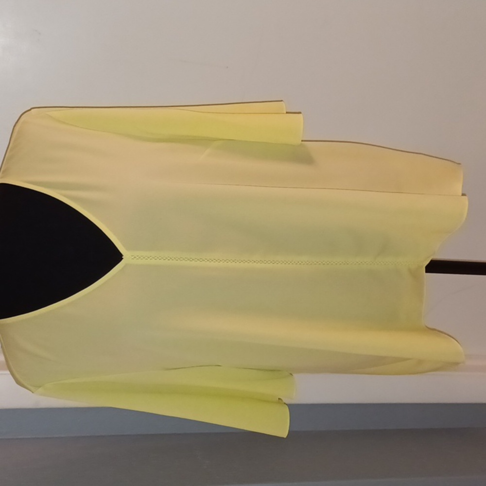 Chico's blouse, short sleeve. Light lime green. Chico's size 2/Large.